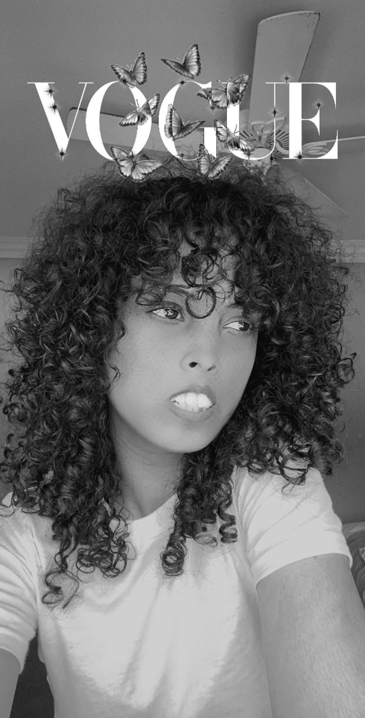 Keanna doing the "Vogue Challenge"