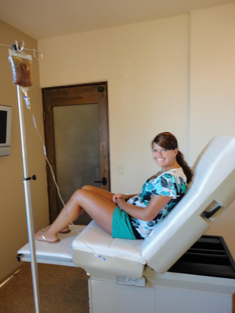 Cat undergoing regenerative cellular therapy in Mexico in 2011