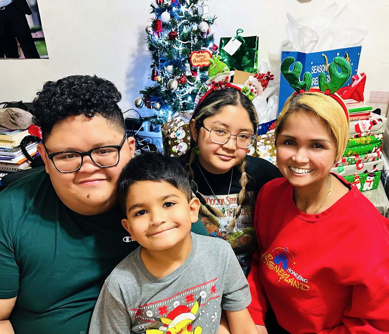 Jojo with her children, Ghaby, Alex and Kiyan